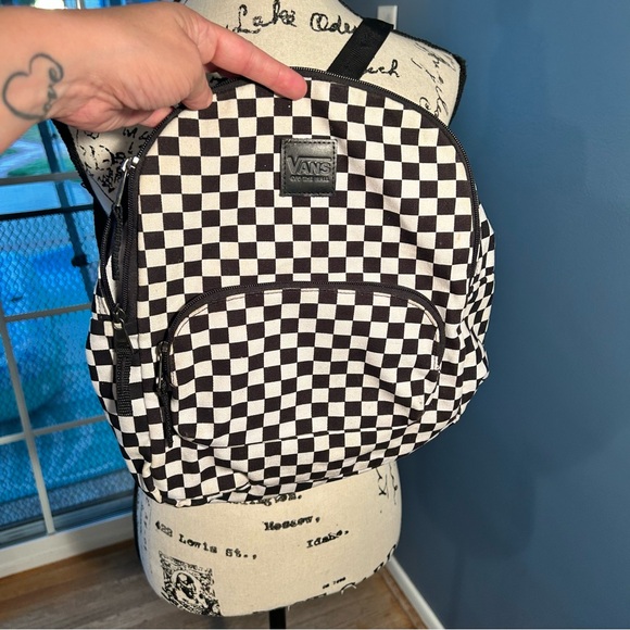 Vans small back pack- black and white checkered - Picture 1 of 11